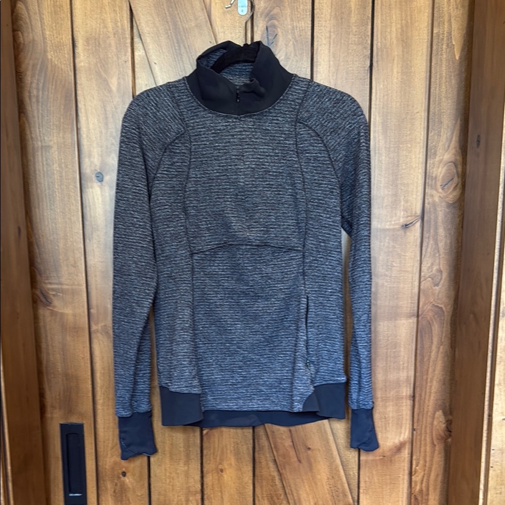 Lululemon Athletica Black/Gray size 10 Half Zip Longsleeve Top